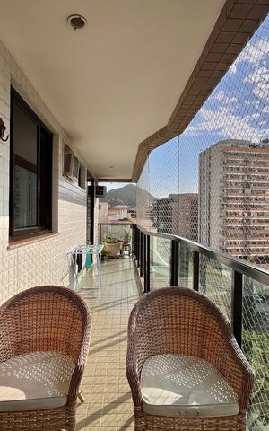Apartamento à venda com 93m², 3 quartos e 1 vaga Apartamento à venda com 93m², 3 quartos e 1 vagaVaranda da Sala