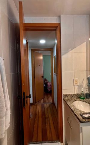 Apartamento à venda com 93m², 3 quartos e 1 vaga Apartamento à venda com 93m², 3 quartos e 1 vagaBanheiro social