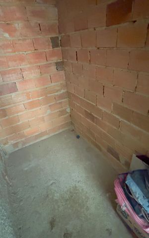 Casa à venda com 50m², 3 quartos e sem vaga Casa à venda com 50m², 3 quartos e sem vagaBanheiro 2