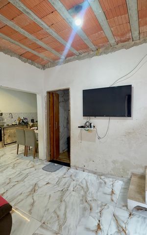 Casa à venda com 50m², 3 quartos e sem vaga Casa à venda com 50m², 3 quartos e sem vagaSala