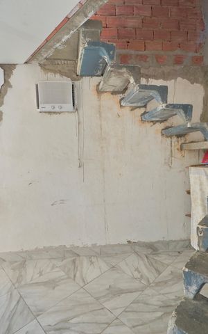 Casa à venda com 50m², 3 quartos e sem vaga Casa à venda com 50m², 3 quartos e sem vagaHall