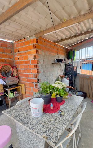 Casa à venda com 50m², 3 quartos e sem vaga Casa à venda com 50m², 3 quartos e sem vagaQuintal