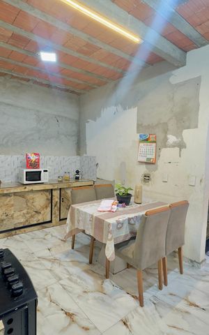 Casa à venda com 50m², 3 quartos e sem vaga Casa à venda com 50m², 3 quartos e sem vagaCozinha