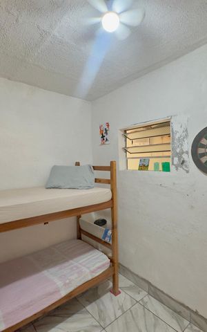 Casa à venda com 50m², 3 quartos e sem vaga Casa à venda com 50m², 3 quartos e sem vagaQuarto 3