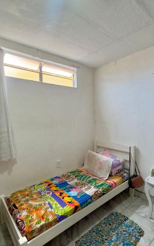 Casa à venda com 50m², 3 quartos e sem vaga Casa à venda com 50m², 3 quartos e sem vagaQuarto 2