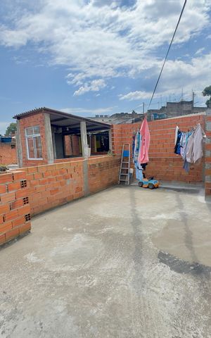 Casa à venda com 50m², 3 quartos e sem vaga Casa à venda com 50m², 3 quartos e sem vagaQuintal