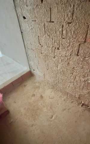 Casa à venda com 50m², 3 quartos e sem vaga Casa à venda com 50m², 3 quartos e sem vagaBanheiro 2