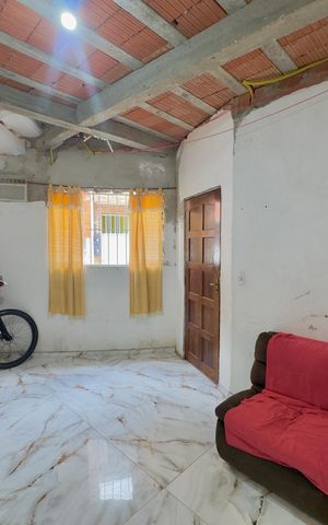 Casa à venda com 50m², 3 quartos e sem vaga Casa à venda com 50m², 3 quartos e sem vagaSala