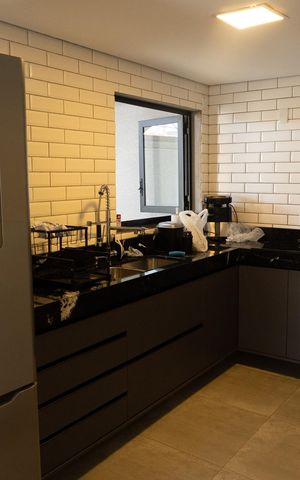Casa à venda com 120m², 2 quartos e 3 vagas Casa à venda com 120m², 2 quartos e 3 vagasCozinha