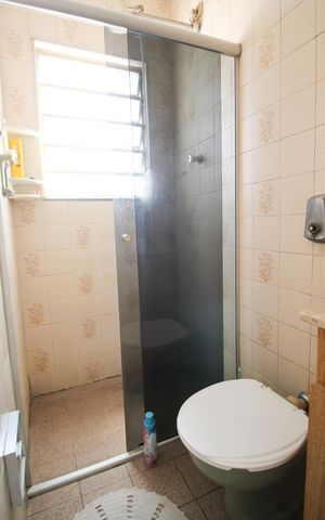 Casa para alugar com 100m², 2 quartos e 2 vagasBanheiro da Suíte