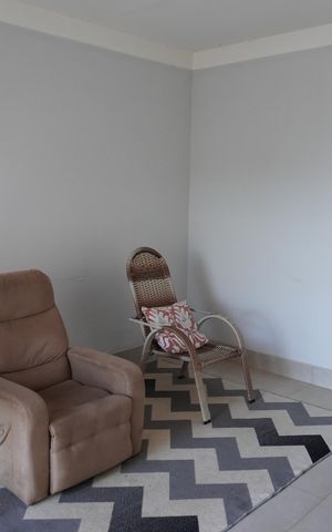 Casa à venda com 325m², 4 quartos e sem vagaSala