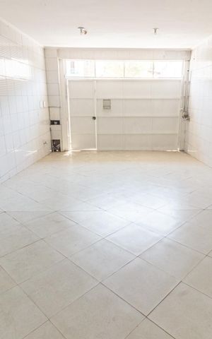 Casa à venda com 291m², 4 quartos e 4 vagas Casa à venda com 291m², 4 quartos e 4 vagasGaragem