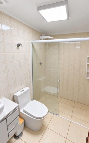 Apartamento à venda com 70m², 2 quartos e 2 vagas Apartamento à venda com 70m², 2 quartos e 2 vagasBanheiro