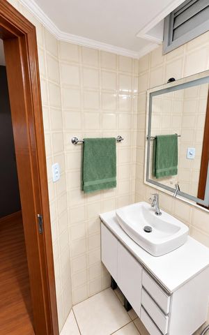 Apartamento à venda com 70m², 2 quartos e 2 vagas Apartamento à venda com 70m², 2 quartos e 2 vagasBanheiro