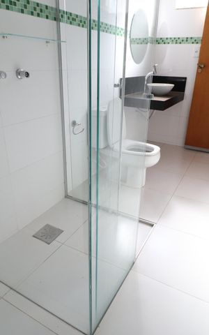 Casa para alugar com 250m², 3 quartos e 3 vagasBanheiro do Quarto 1 e 2