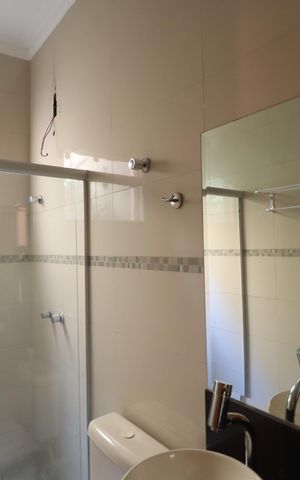 Casa para alugar com 250m², 3 quartos e 3 vagasBanheiro Social