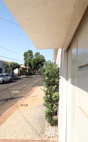 Casa para alugar com 250m², 3 quartos e 3 vagasPlaquinha