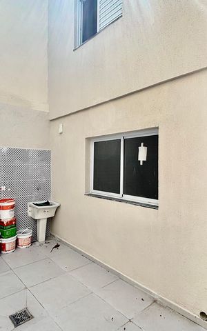 Casa à venda com 75m², 2 quartos e 2 vagasÁrea de Serviço