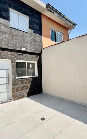 Casa à venda com 75m², 2 quartos e 2 vagasGaragem