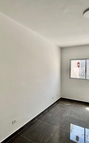 Casa à venda com 75m², 2 quartos e 2 vagasSala