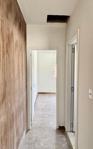 Casa à venda com 75m², 2 quartos e 2 vagasCorredor