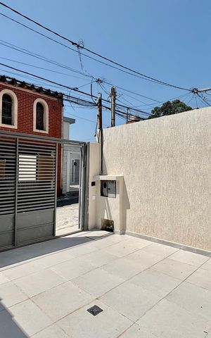 Casa à venda com 75m², 2 quartos e 2 vagasGaragem