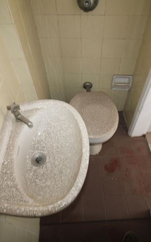 Apartamento à venda com 66m², 2 quartos e 1 vagaÁrea de Serviço - banheiro