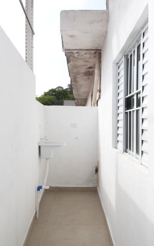 Casa para alugar com 46m², 1 quarto e 1 vaga