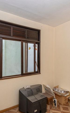 Casa à venda com 270m², 4 quartos e 1 vaga Casa à venda com 270m², 4 quartos e 1 vagaCasa Fundos - Quarto 3