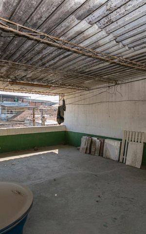 Casa à venda com 270m², 4 quartos e 1 vaga Casa à venda com 270m², 4 quartos e 1 vagaCasa frente - Terraço