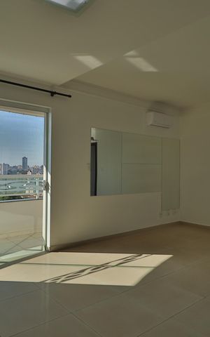 Apartamento para alugar com 213m², 4 quartos e 2 vagasSala