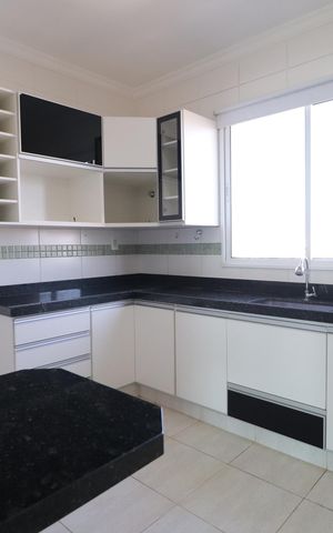 Apartamento para alugar com 213m², 4 quartos e 2 vagasCozinha