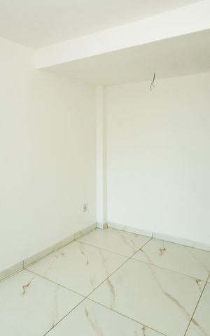 Casa à venda com 80m², 2 quartos e 2 vagasSala