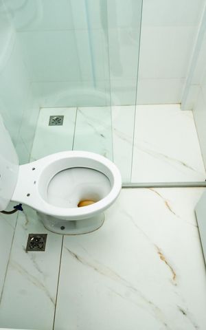 Casa à venda com 80m², 2 quartos e 2 vagasBanheiro do Quarto 1