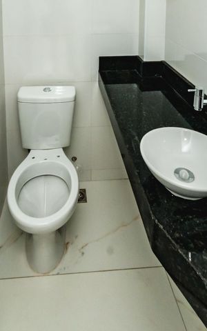 Casa à venda com 80m², 2 quartos e 2 vagasLavabo
