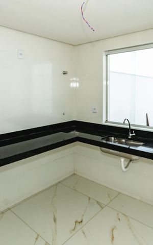 Casa à venda com 80m², 2 quartos e 2 vagasCozinha