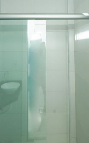 Casa à venda com 80m², 2 quartos e 2 vagasBanheiro do Quarto 1