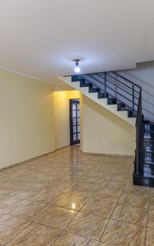 Casa para alugar com 104m², 3 quartos e 2 vagas Casa para alugar com 104m², 3 quartos e 2 vagasSala