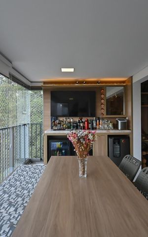 Apartamento à venda com 133m², 3 quartos e 3 vagasVaranda