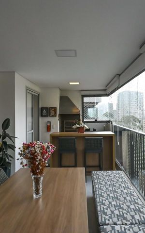 Apartamento à venda com 133m², 3 quartos e 3 vagasVaranda