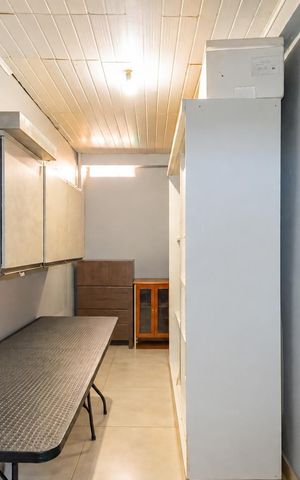 Casa à venda com 200m², 2 quartos e 2 vagas Casa à venda com 200m², 2 quartos e 2 vagasDespensa/Cozinha
