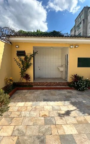 Casa para alugar com 360m², 3 quartos e 2 vagas Casa para alugar com 360m², 3 quartos e 2 vagasÁrea Externa