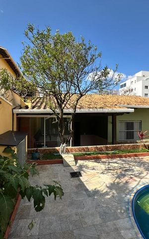 Casa para alugar com 360m², 3 quartos e 2 vagas Casa para alugar com 360m², 3 quartos e 2 vagasPiscina