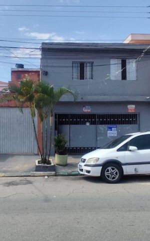 Casa à venda com 325m², 8 quartos e 4 vagas Casa à venda com 325m², 8 quartos e 4 vagasFachada