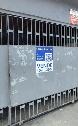 Casa à venda com 325m², 8 quartos e 4 vagas Casa à venda com 325m², 8 quartos e 4 vagasPlaquinha