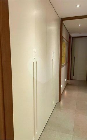 Apartamento à venda com 184m², 3 quartos e 3 vagas