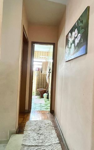 Casa à venda com 157m², 3 quartos e 3 vagas Casa à venda com 157m², 3 quartos e 3 vagasCorredor