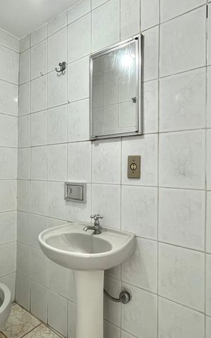 Casa à venda com 157m², 3 quartos e 3 vagas Casa à venda com 157m², 3 quartos e 3 vagasBanheiro de serviço