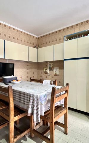Casa à venda com 157m², 3 quartos e 3 vagas Casa à venda com 157m², 3 quartos e 3 vagasCozinha