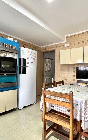 Casa à venda com 157m², 3 quartos e 3 vagas Casa à venda com 157m², 3 quartos e 3 vagasCozinha